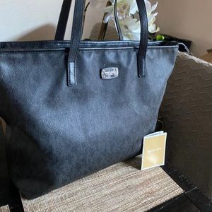 Black Michael Kors tote bag/ purse